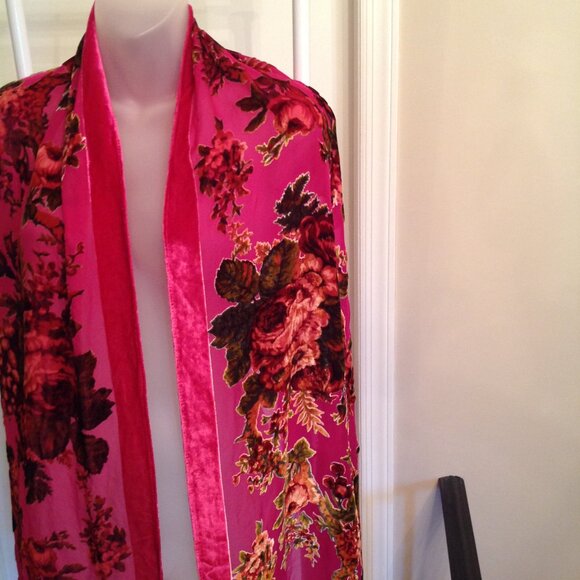 Aris A Silk Velvet Pink Floral Tassel Edge Shawl Wrap Scarf - Picture 4 of 11